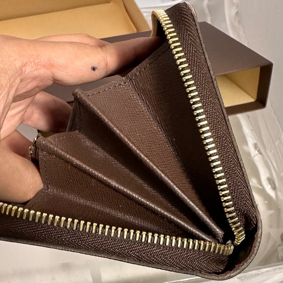 Louis Vuitton Zippy zip long Damier Ebene Brown Interior Wallet Box and duster - Picture 13 of 16